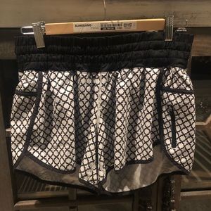 Lululemon Tracker Shorts (4-way stretch) in B/W